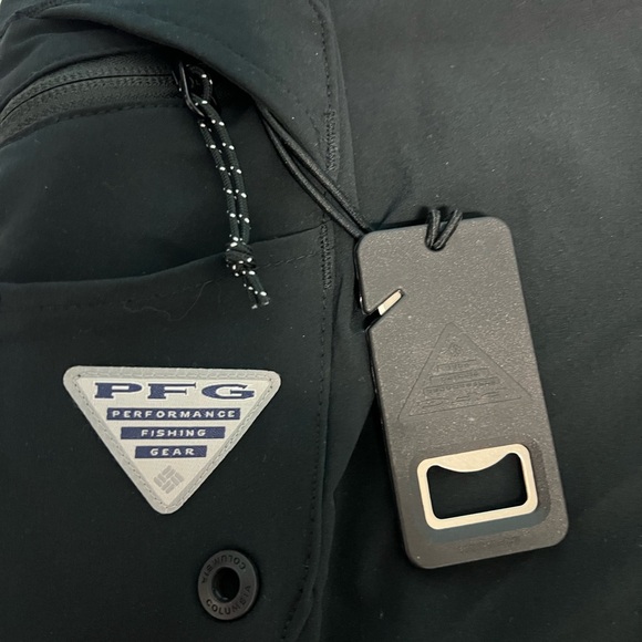 Columbia men's Performance Fishing Shorts. 30x9. w/ bottle opener - Picture 2 of 7